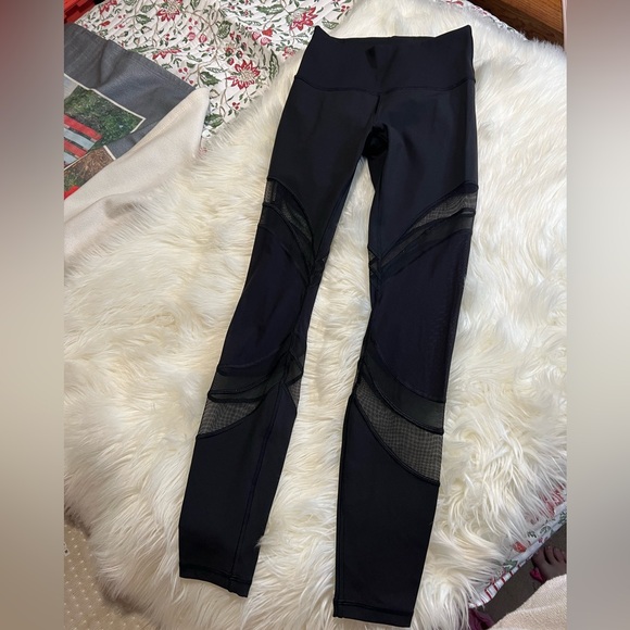 Lululemon Seek The Heat Leggings - Picture 2 of 4